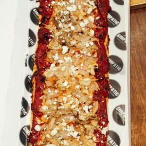 catering en sitges y vilanova con coca de escalivada con queso de cabra