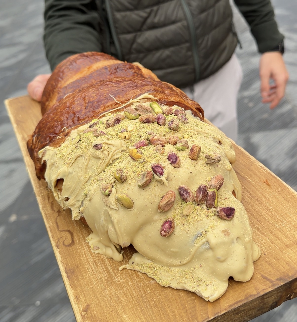 croissant xxl croissant xxl de pistacho en catering simpatic